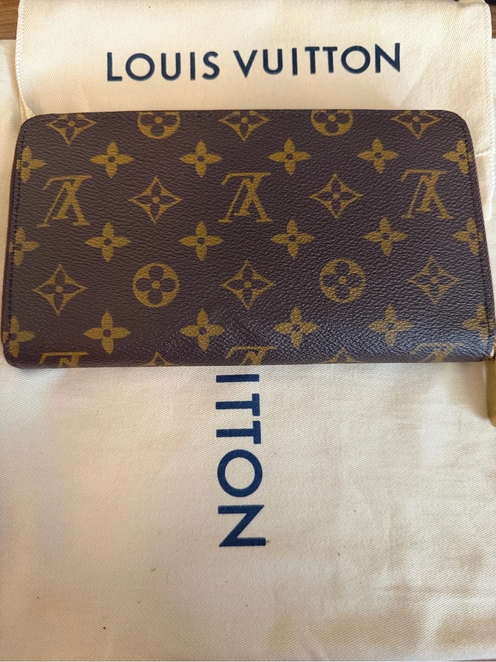 Louis Vuitton Monogram Organizer Wallet